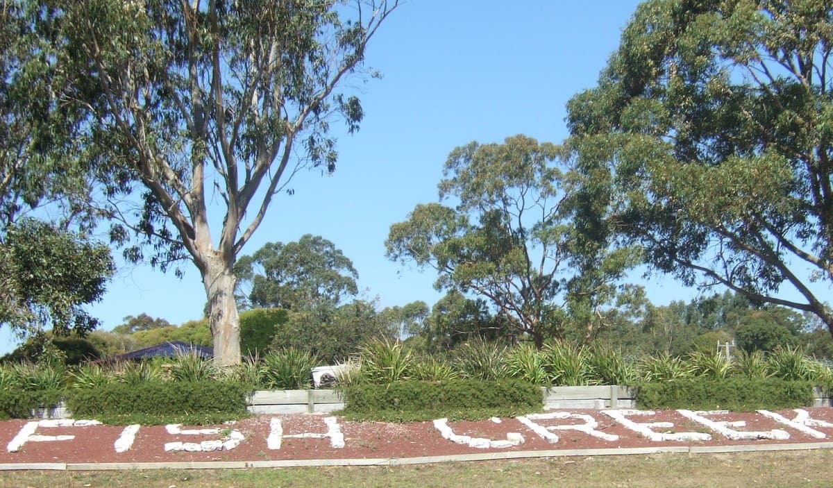 Fish Creek township sign and village approach